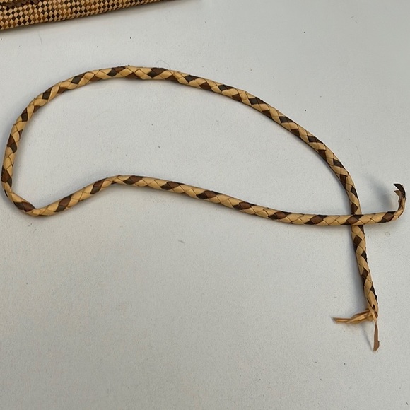 Bali Handmade Straw Bundle Of Bags - Picture 9 of 16